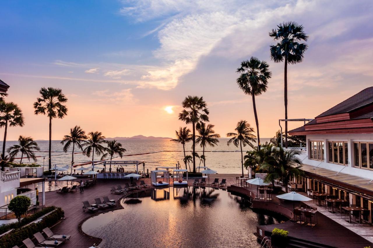 Pullman Pattaya Hotel G Kültér fotó Sunset at the Royal Paradise Hotel & Spa