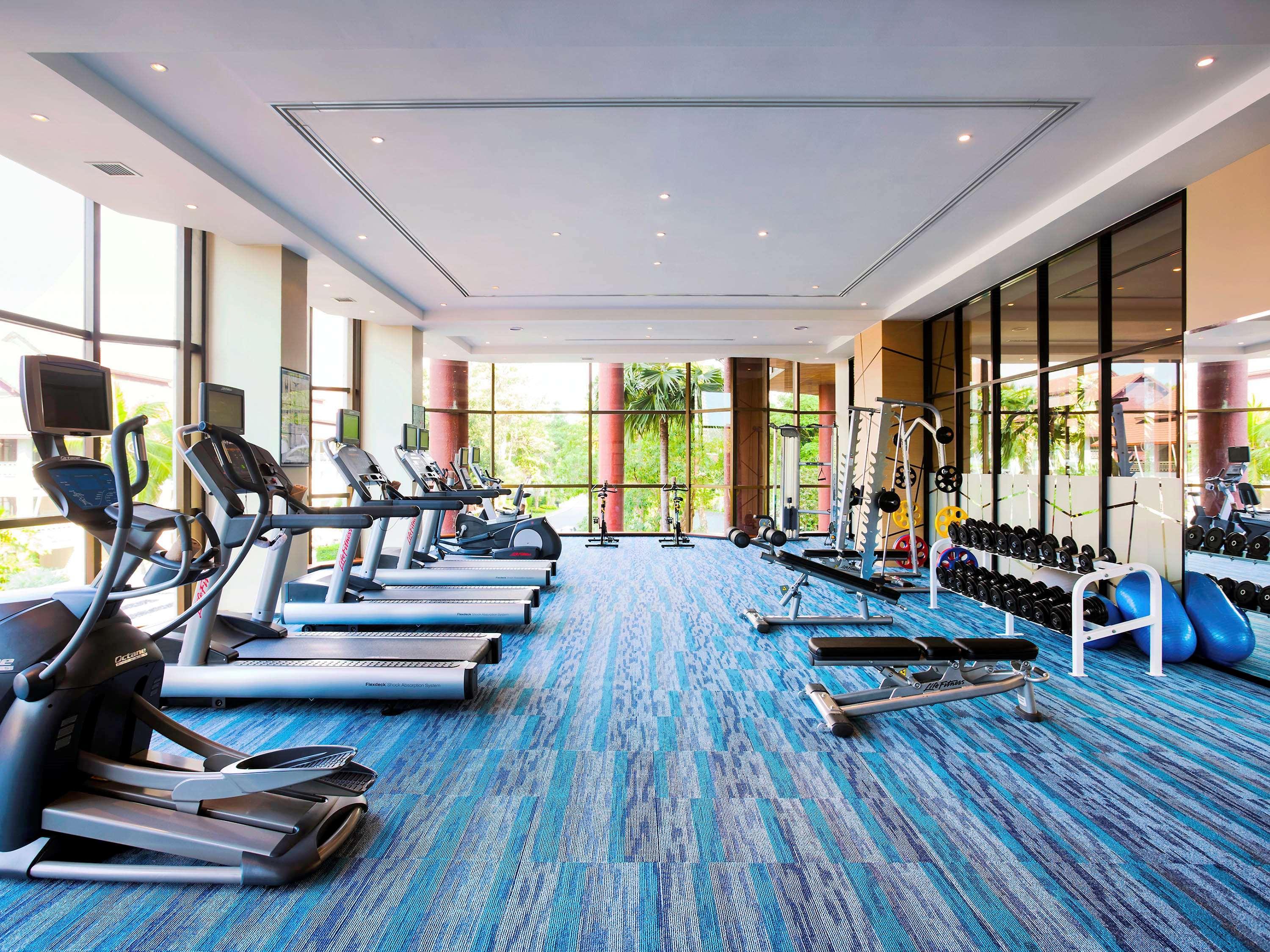 Pullman Pattaya Hotel G Kültér fotó The gym at the hotel