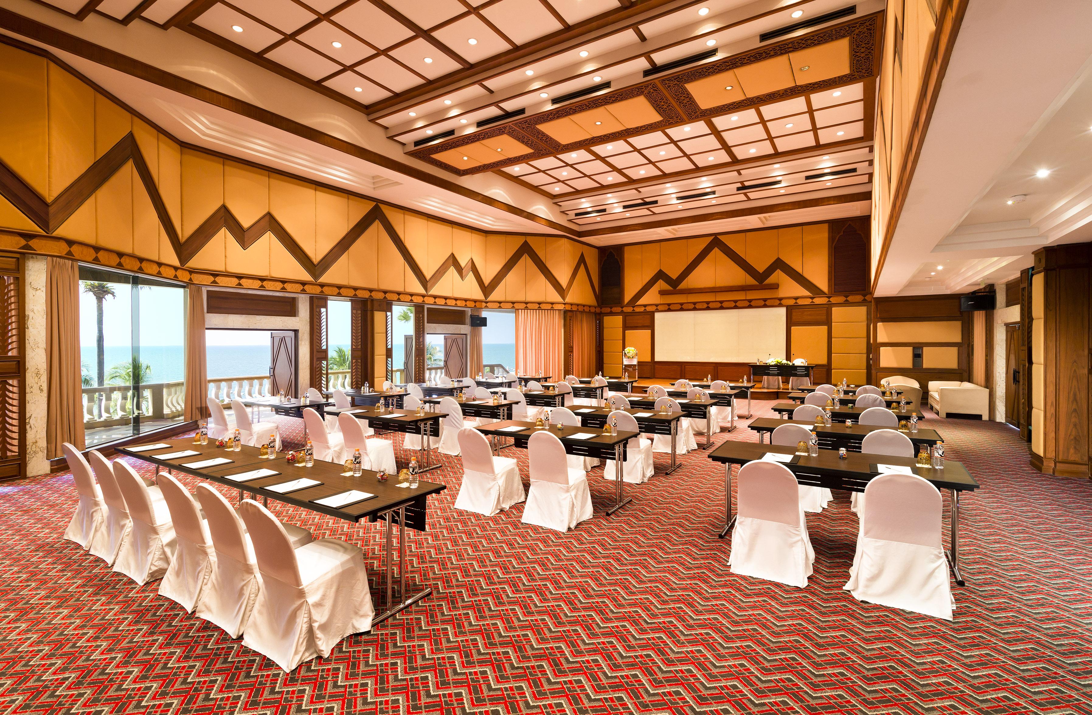 Pullman Pattaya Hotel G Kültér fotó The Royal Ballroom