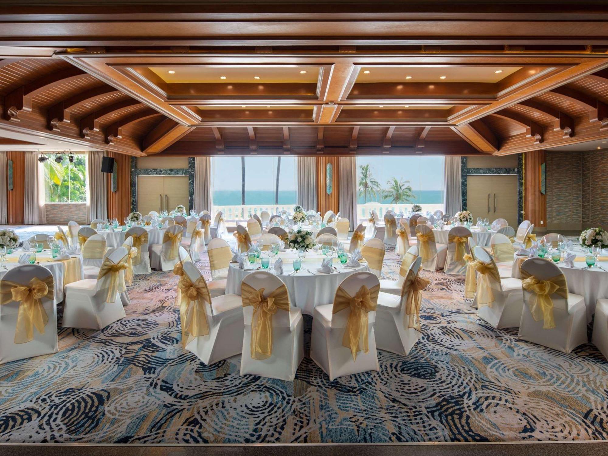Pullman Pattaya Hotel G Kültér fotó The Grand Ballroom