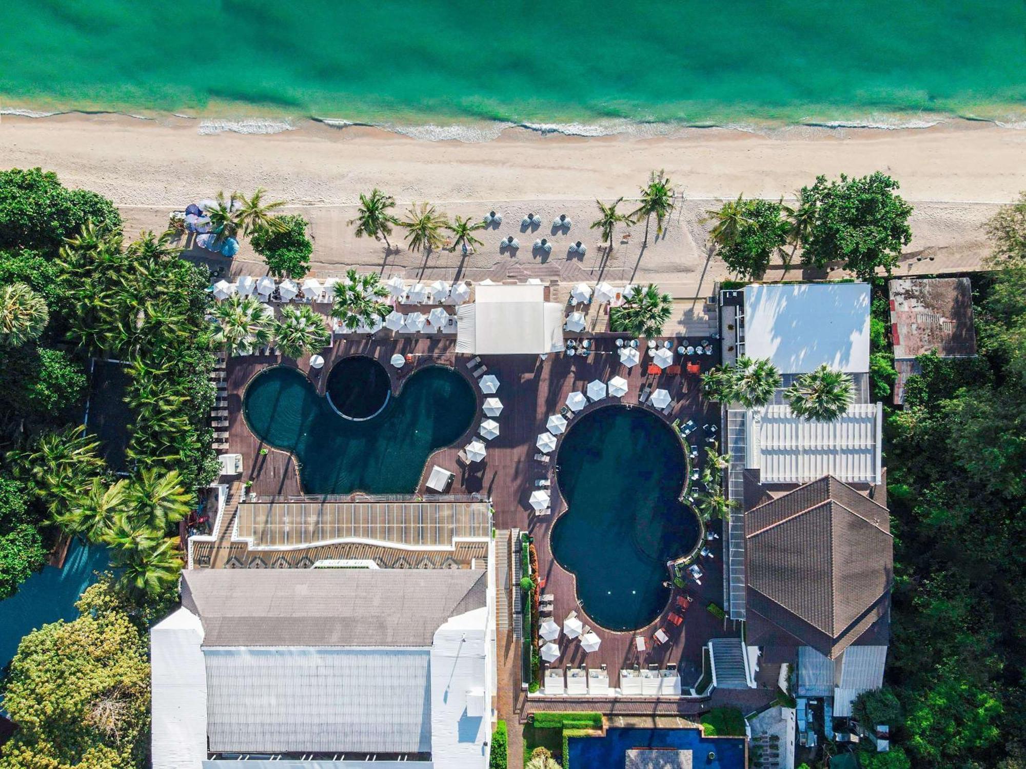 Pullman Pattaya Hotel G Kültér fotó Aerial view of the pool