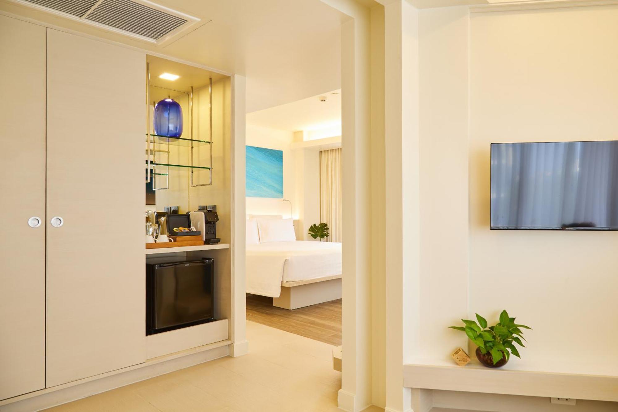 Pullman Pattaya Hotel G Kültér fotó Deluxe Room